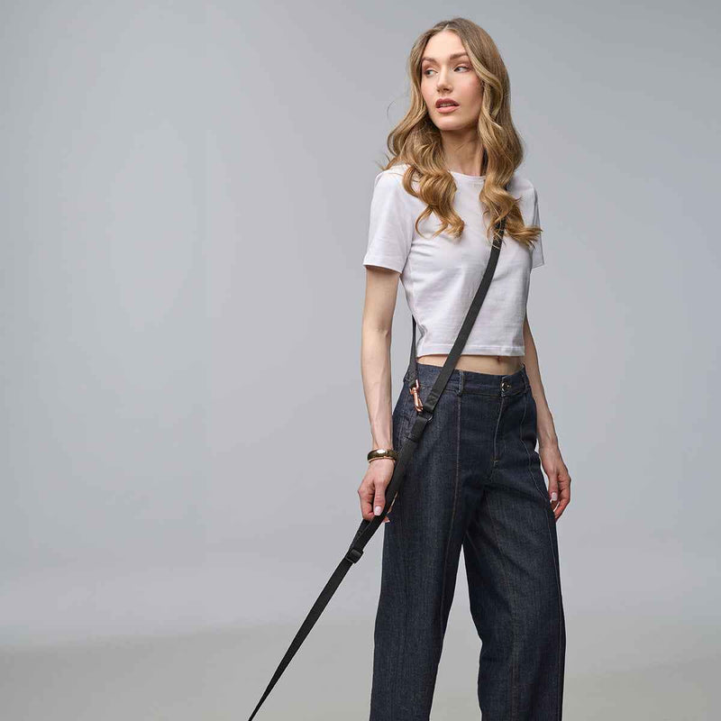 Metro Hands Free Leash – Black / Matte Rose Gold