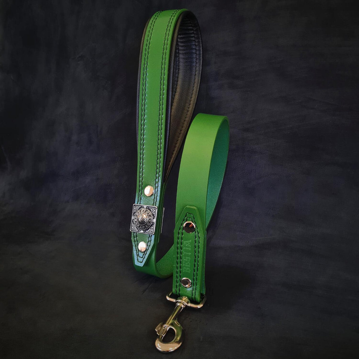 Bestia Eros 2.5" Leather Dog Collar – Green