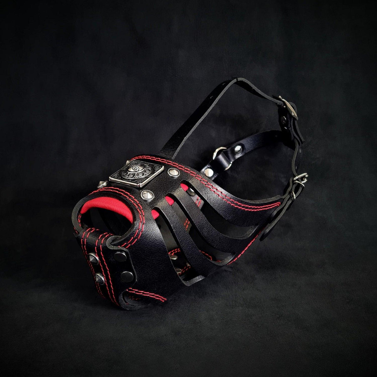 Bestia Eros Leather Basket Muzzle – Black & Red