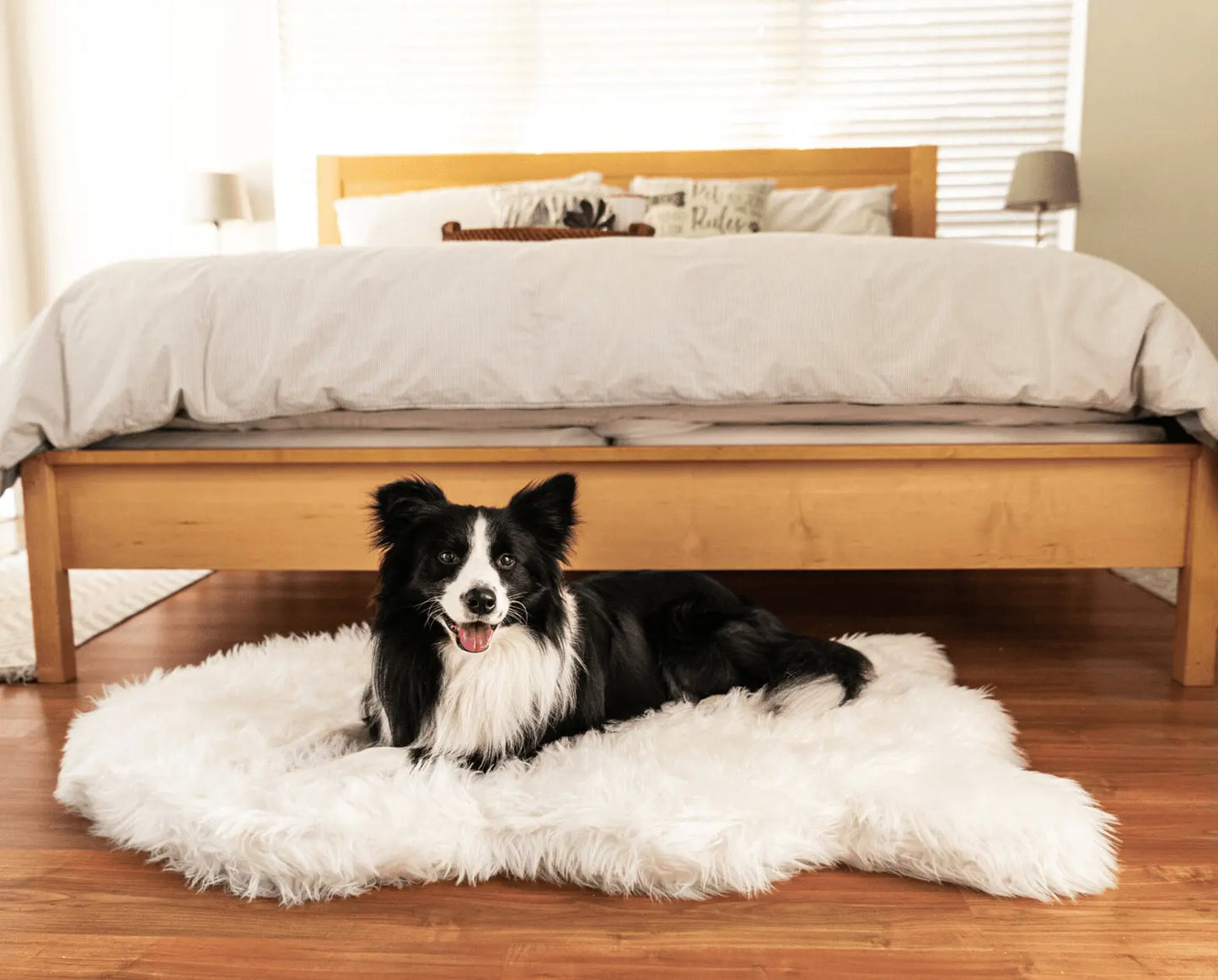 PupRug by Paw.com™ Faux Fur Orthopedic Dog Bed - Curve Polar White Paw.com