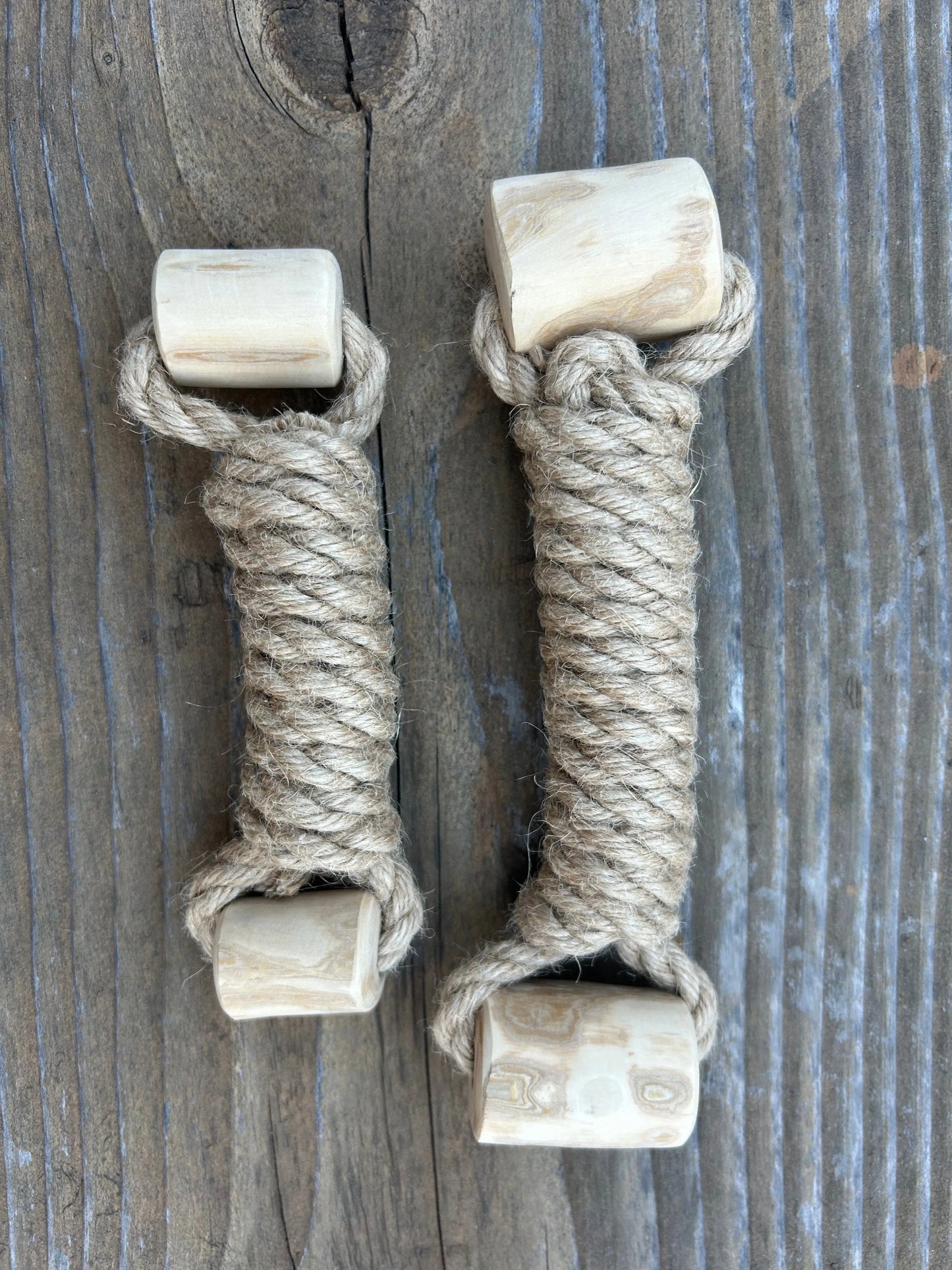 hemp rope + coffee wood toy rōmng