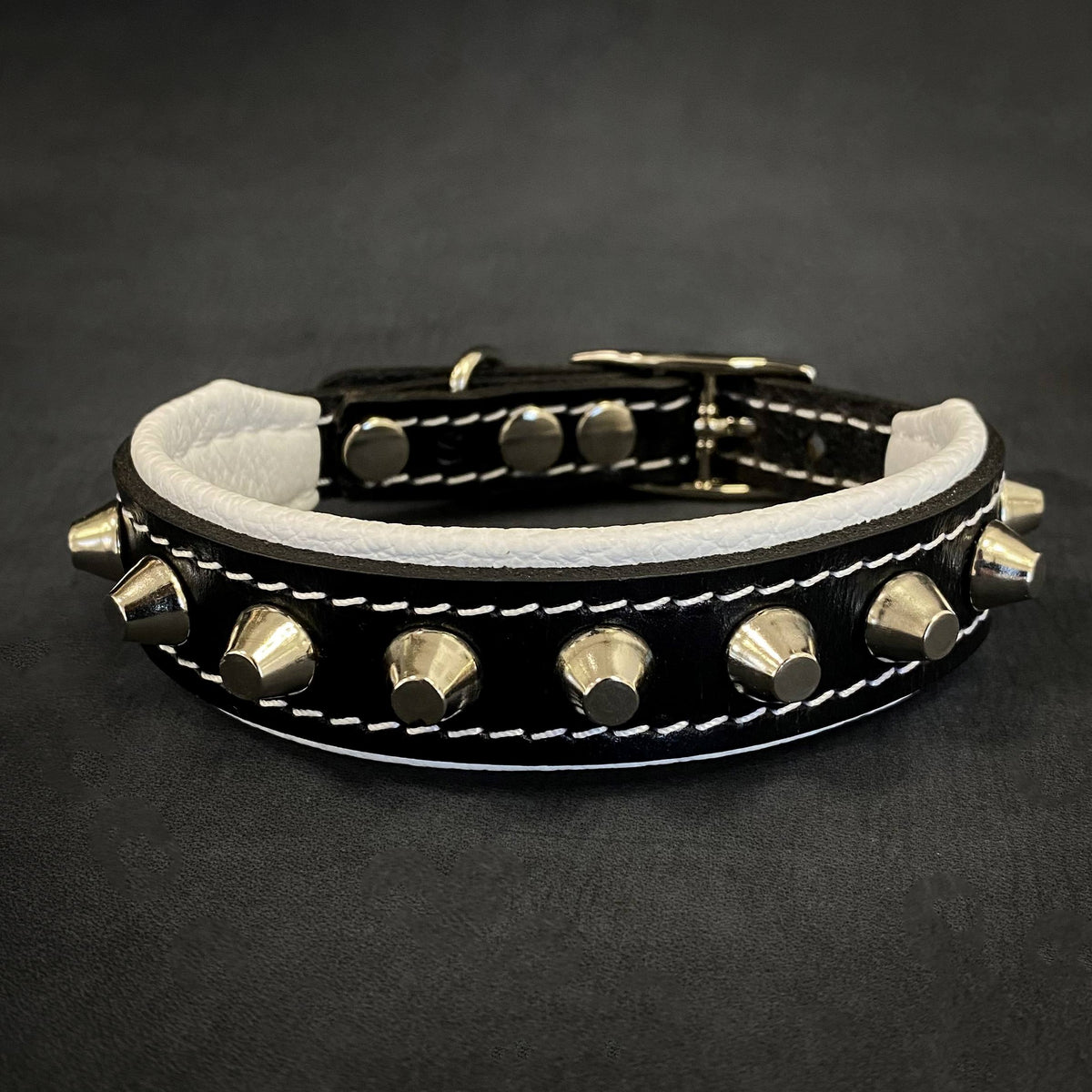Bestia Rock Leather Dog Collar