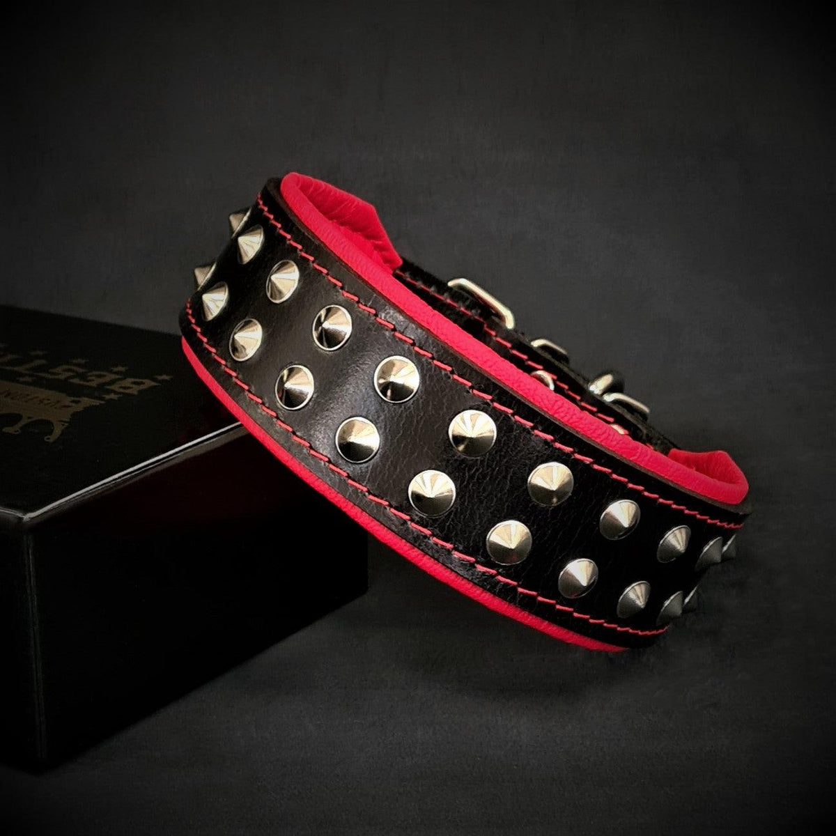 Bestia Boston Leather Dog Collar