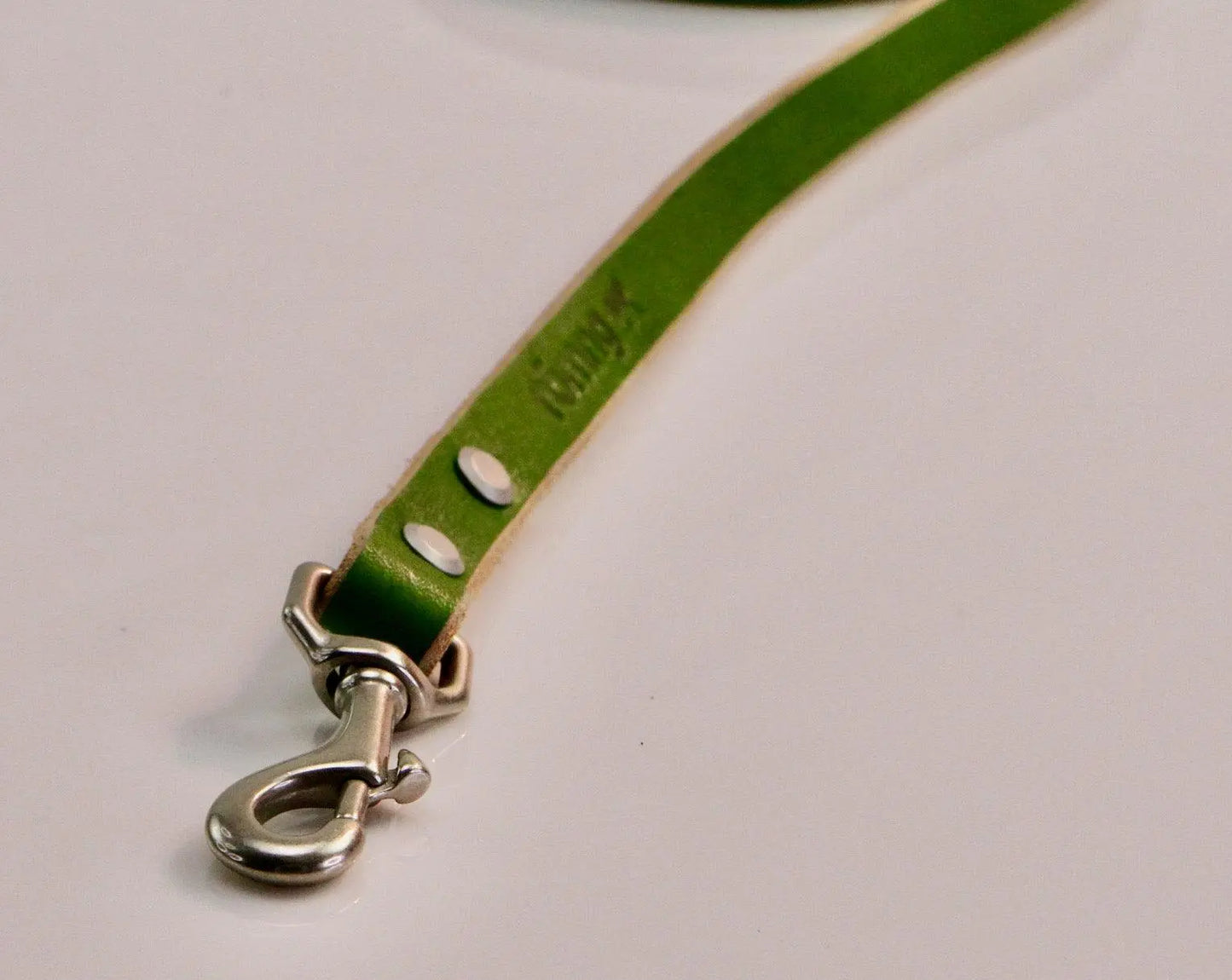 48" Genuine Leather Dog Leashes - Made in USA rōmng