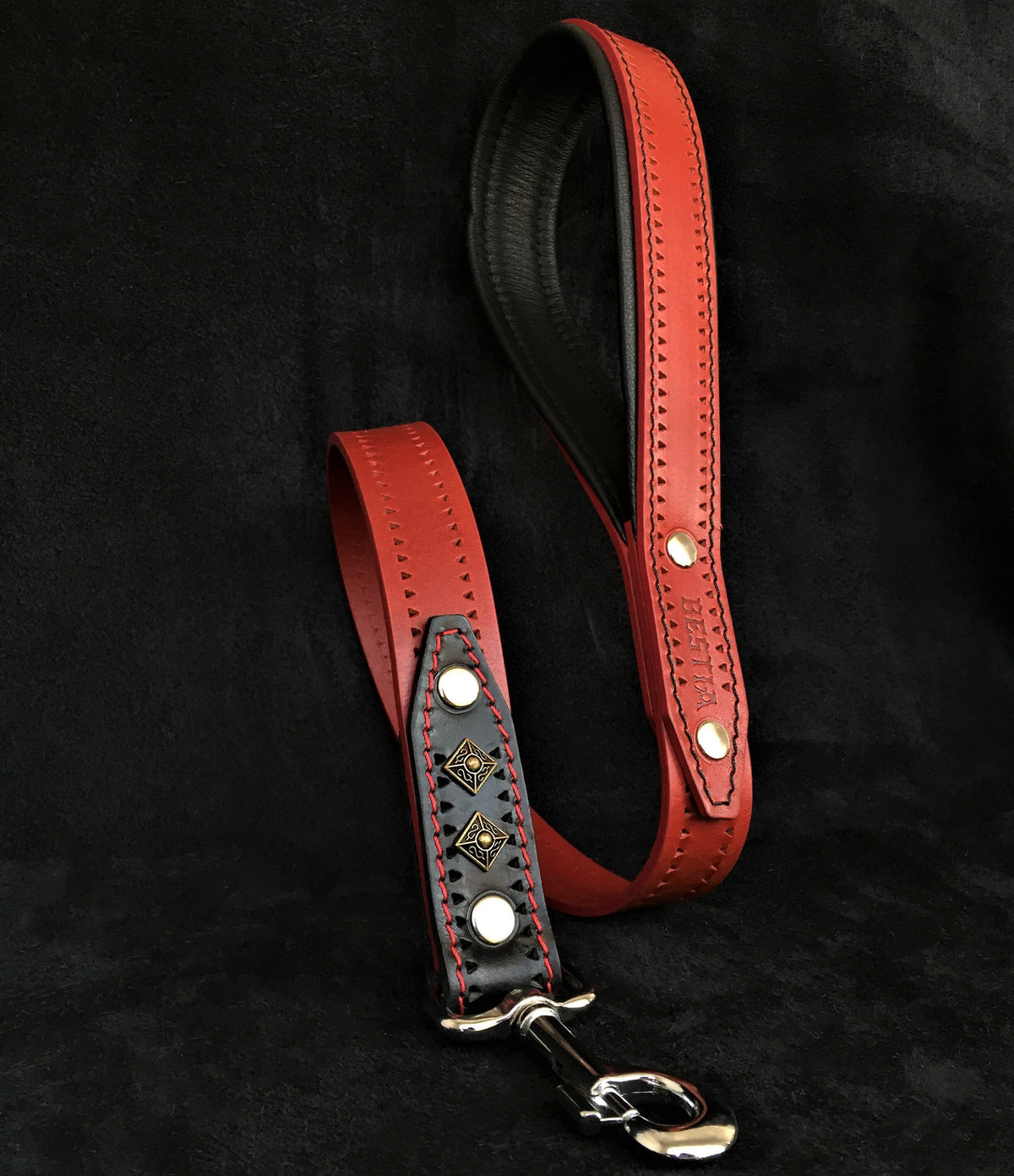 Bestia Balteus Leather Dog Leash – Red