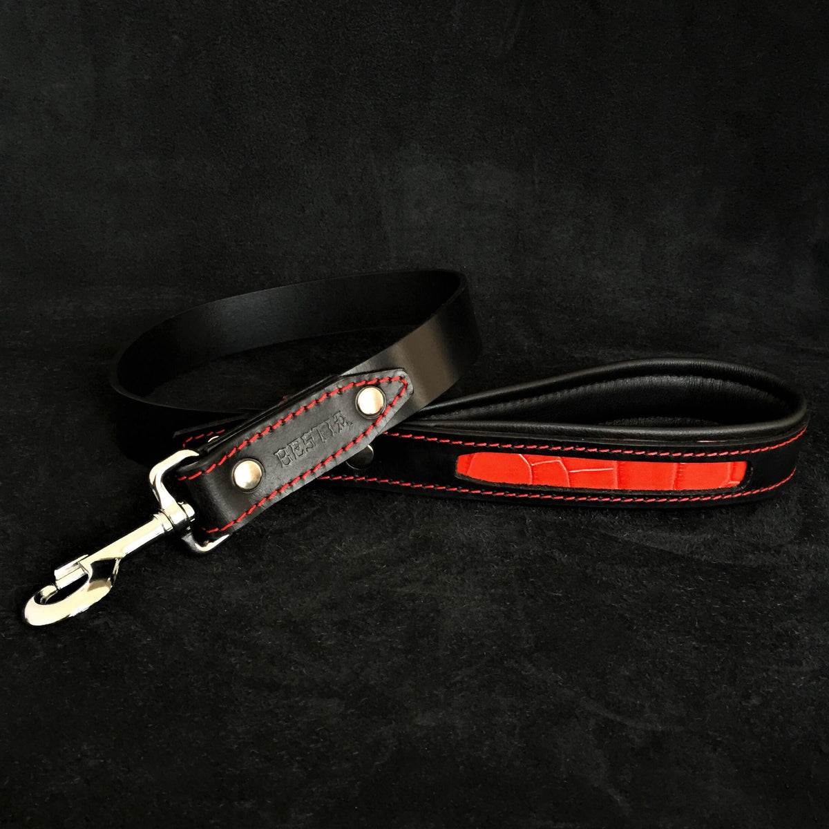 Bestia Reptile Leather Dog Leash