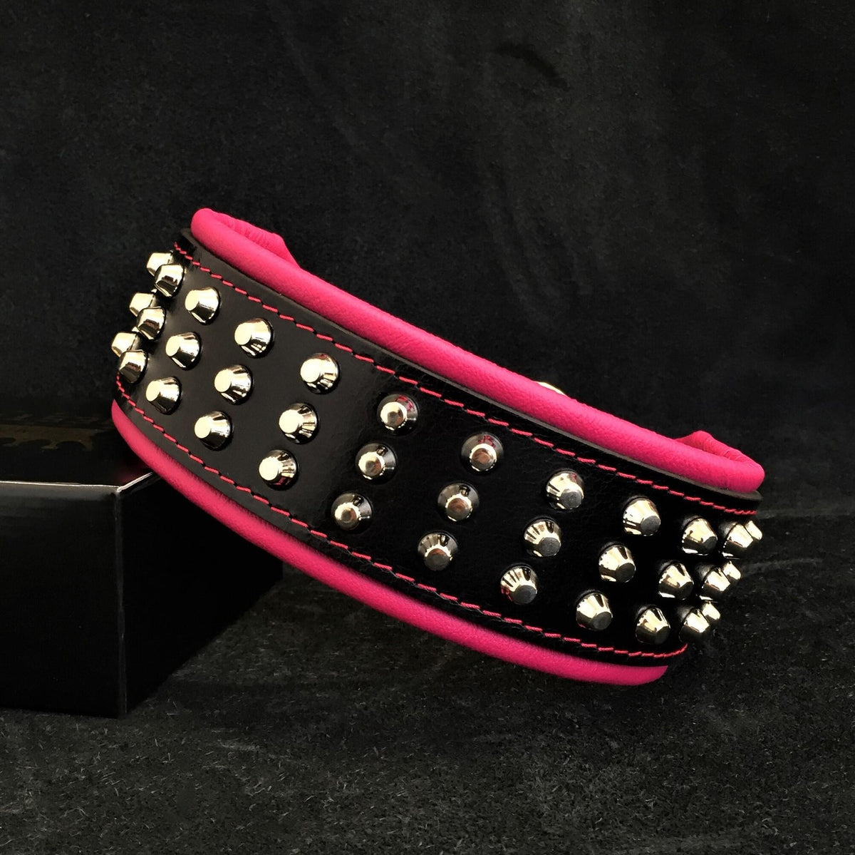 Bestia Stud Leather Dog Collar