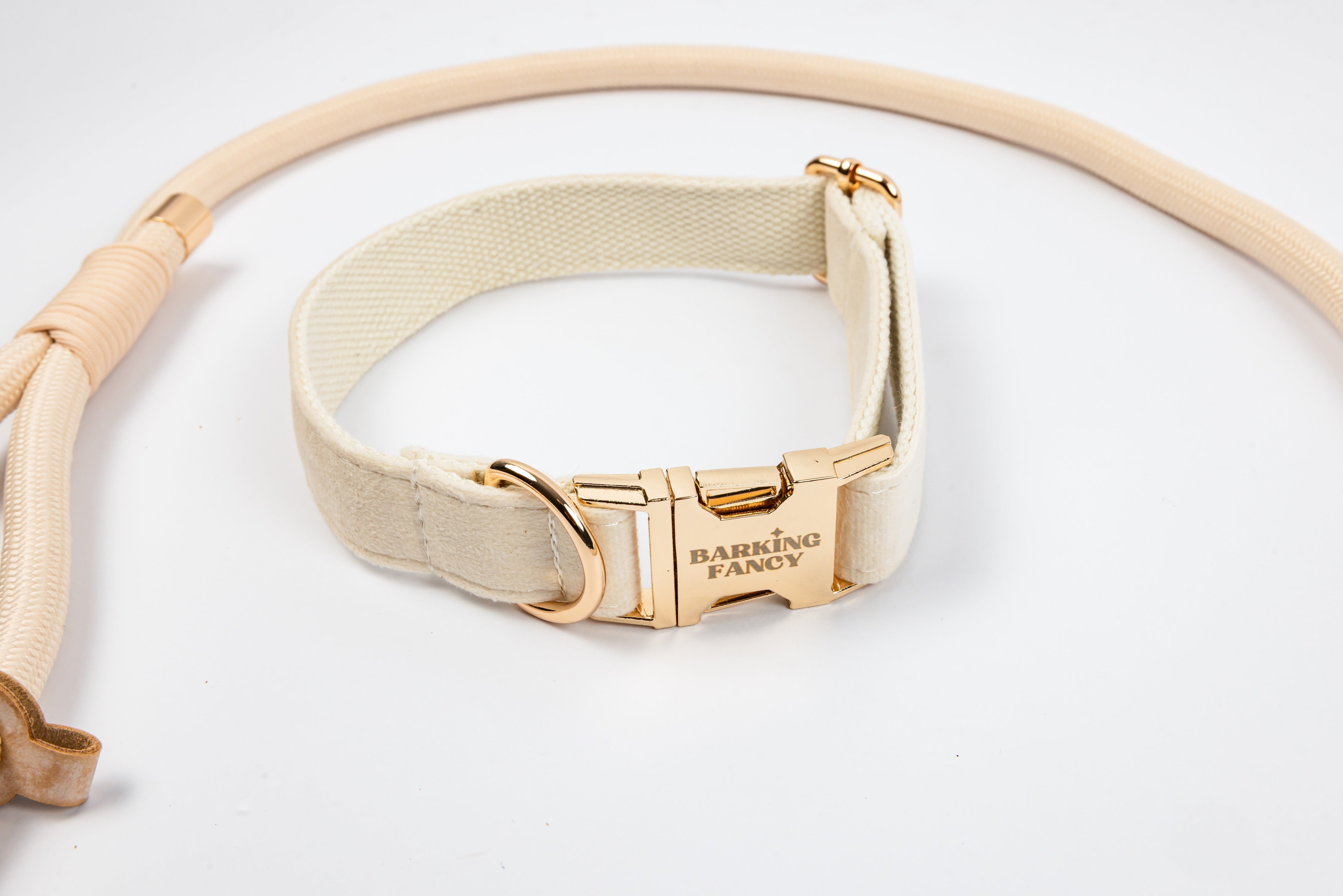 Signature Velvet Collar - Cream