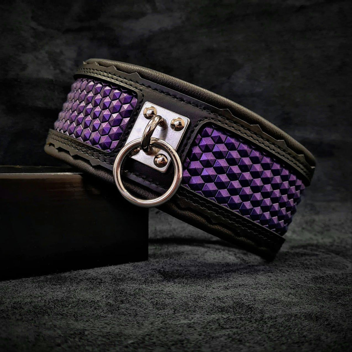 Bestia Hexagon Leather Dog Collar – Limited Edition