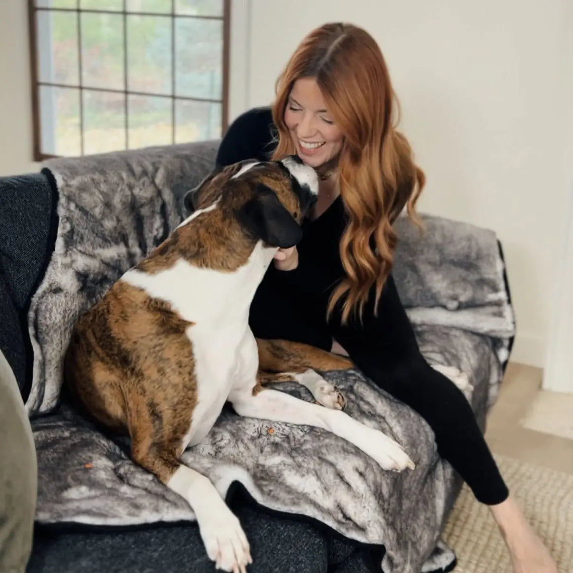 PupProtector™ Luxe Waterproof Faux Fur Blanket - Ultra Soft Chinchilla Paw.com