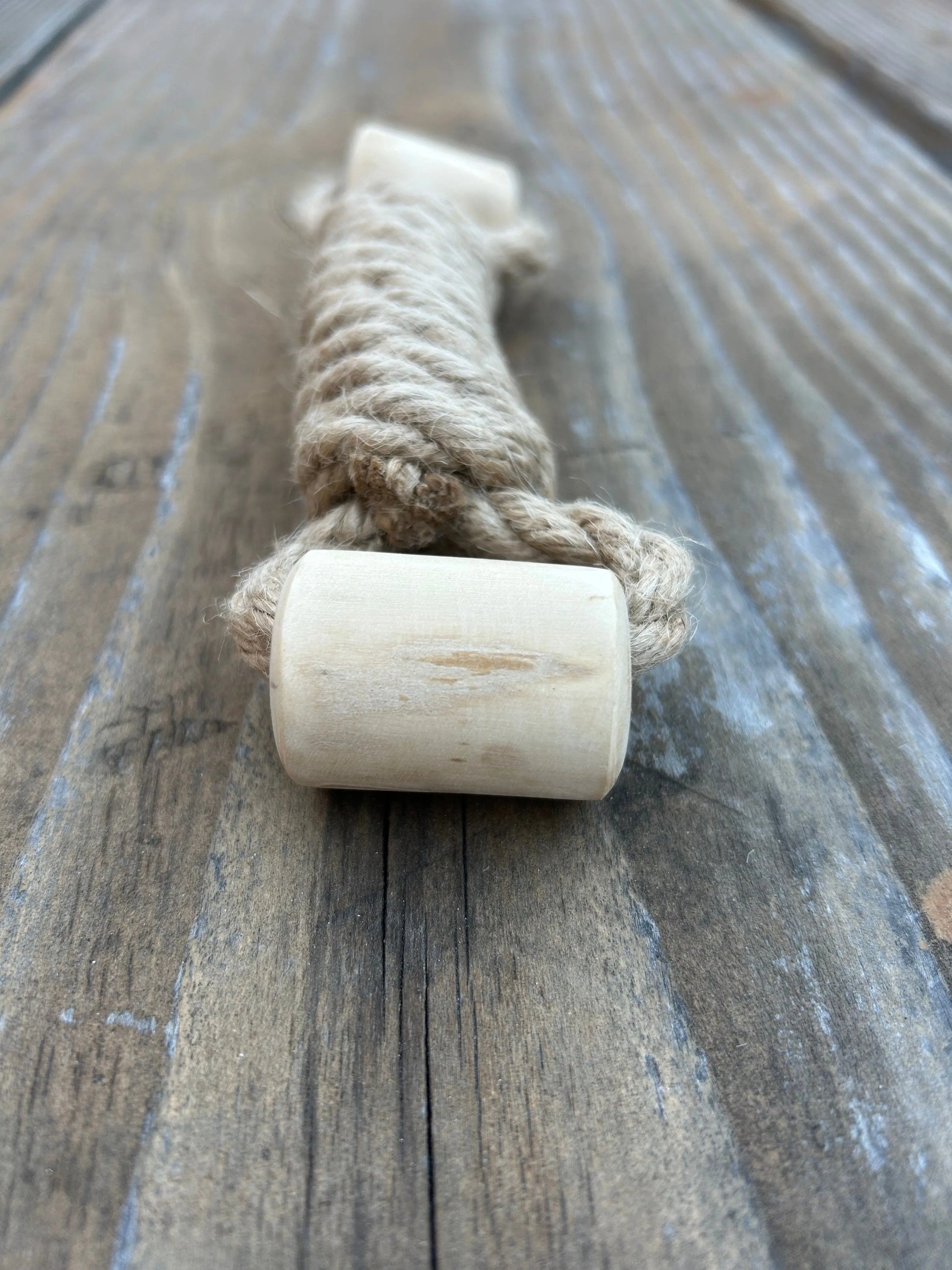 hemp rope + coffee wood toy rōmng