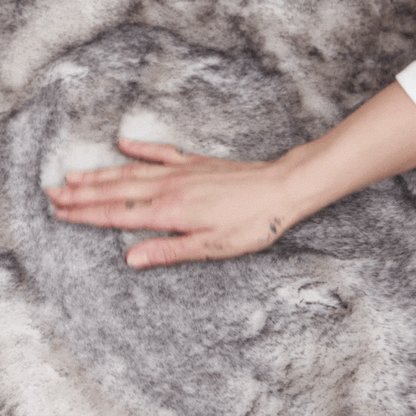 PupProtector™ Luxe Waterproof Faux Fur Blanket - Ultra Soft Chinchilla Paw.com