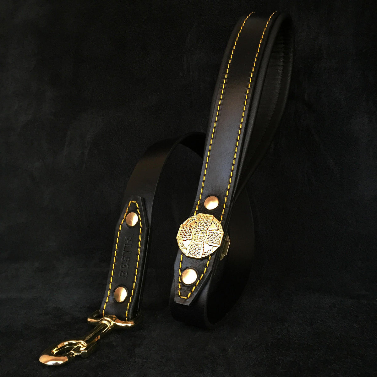 Bestia Maximus Leather Dog Leash – Black & Gold