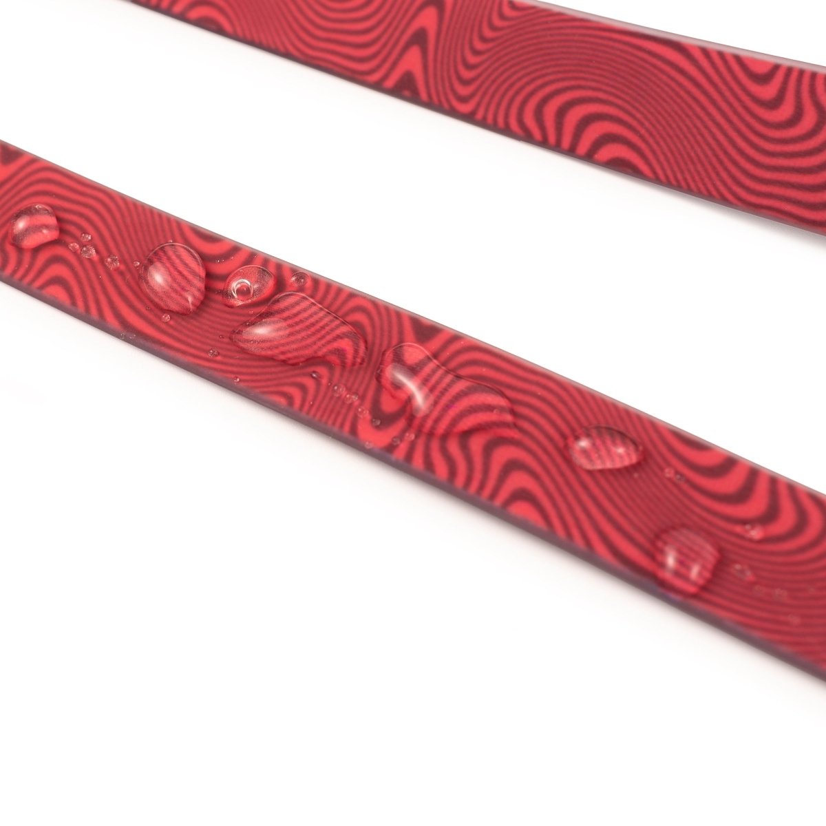 Hardware and clip detail on the Body Glove Beach Walk Dog Leash