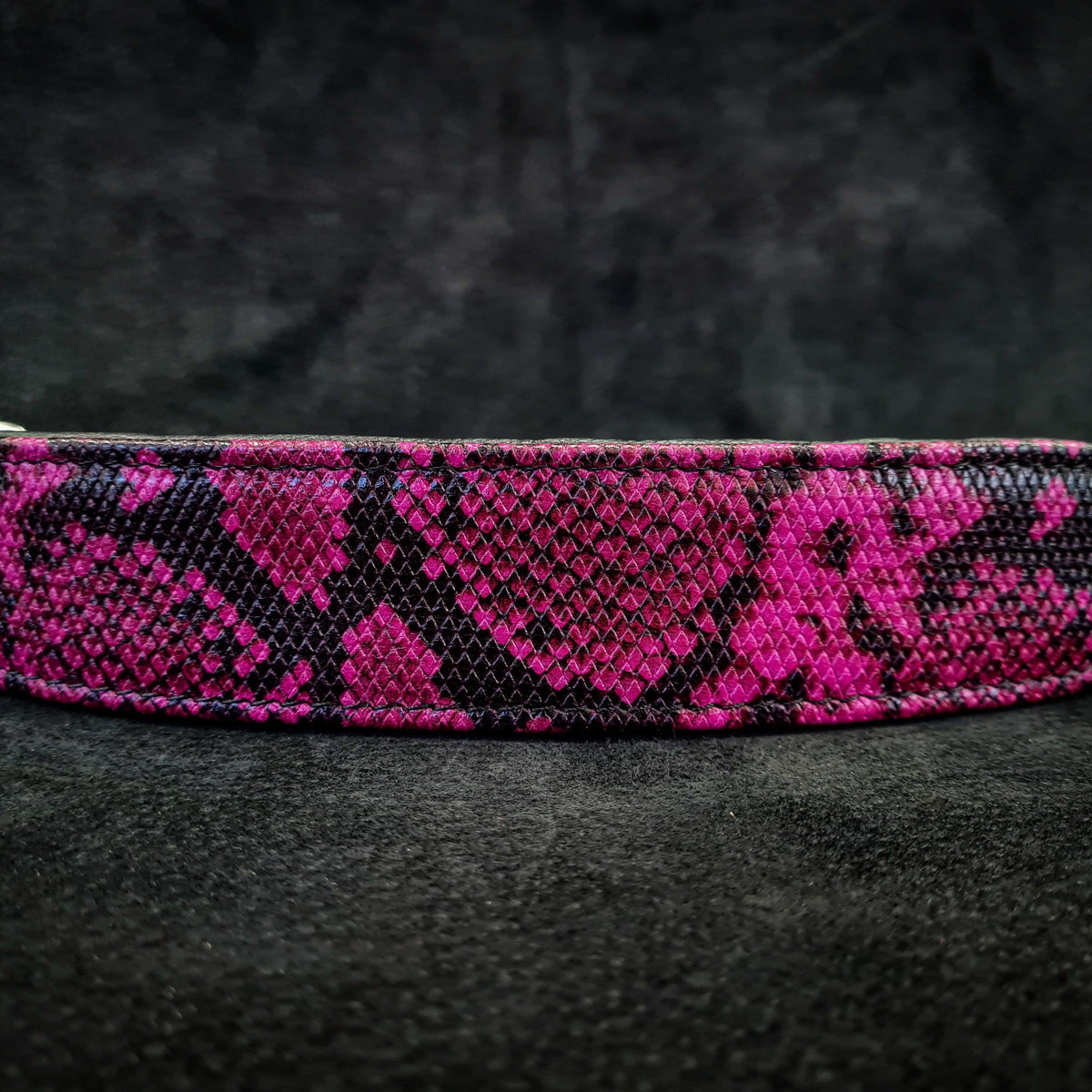 Bestia Rock Python Leather Dog Collar – Pink