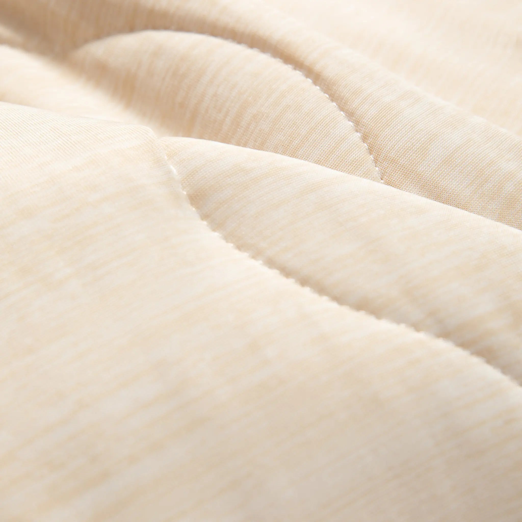 PupChill™ Cooling Waterproof Blanket - Arctic Sand Paw.com