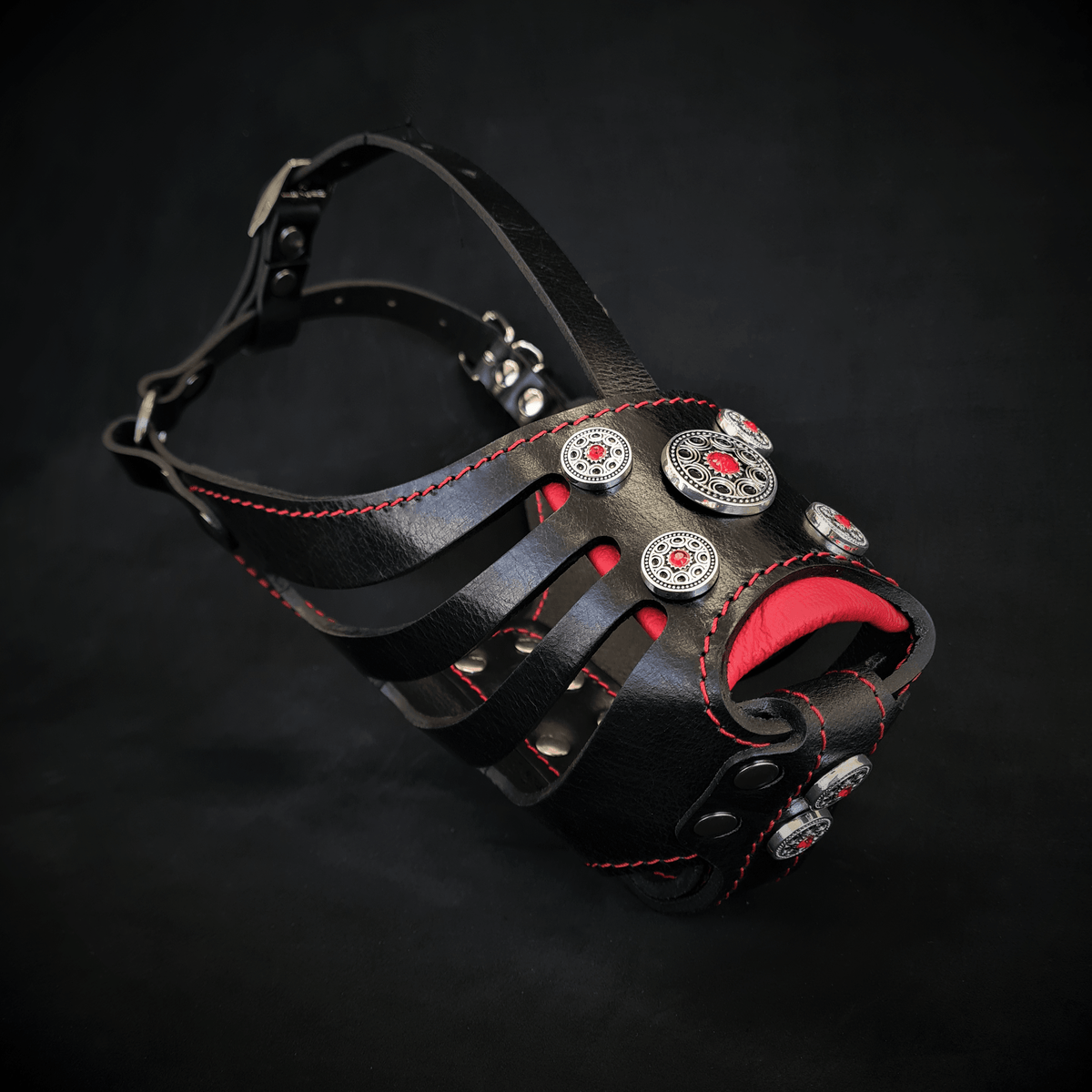 Bestia Bijou Leather Basket Muzzle – Black & Red