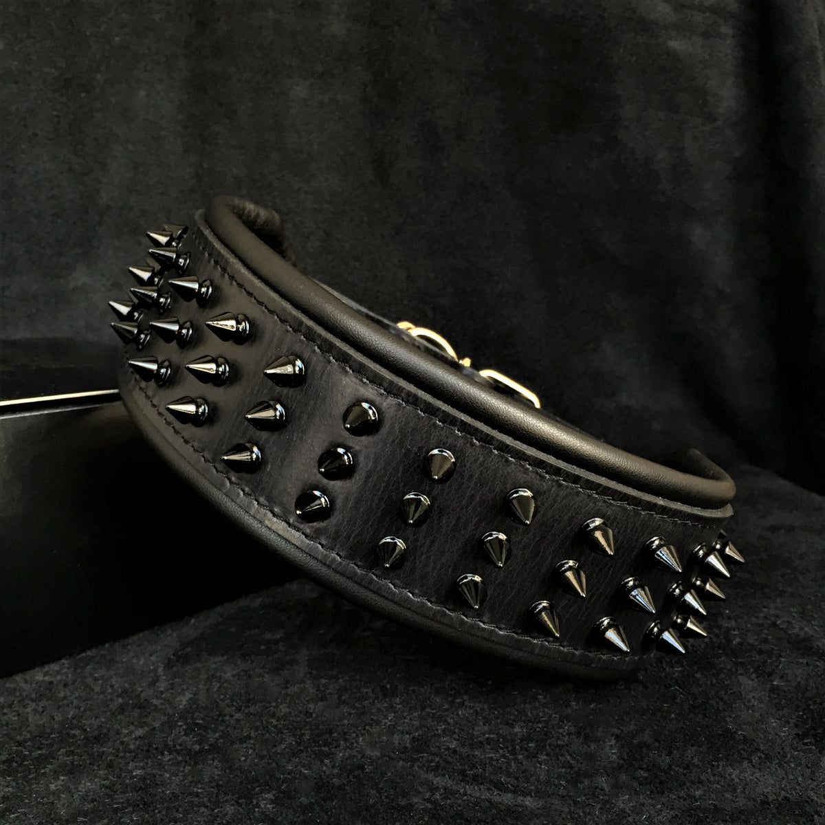 Bestia Black Giant Leather Dog Collar